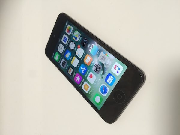 軽く、薄く、スマートに使えるiPod touch6。これがあればスマホはいらない!