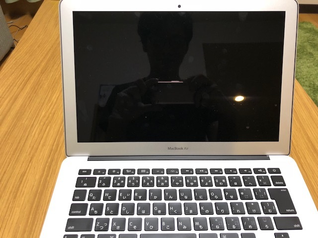 【MacBookAir レビュー】スペックは同価格帯のWindows機の方が良いけど、やっぱり使いやすいよ